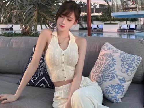 宅男为丝袜女神脱鞋,宅男倾心脱鞋致敬