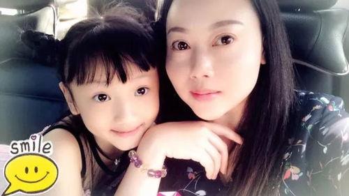在线播放美丽的妈妈,致敬伟大母爱的温馨篇章