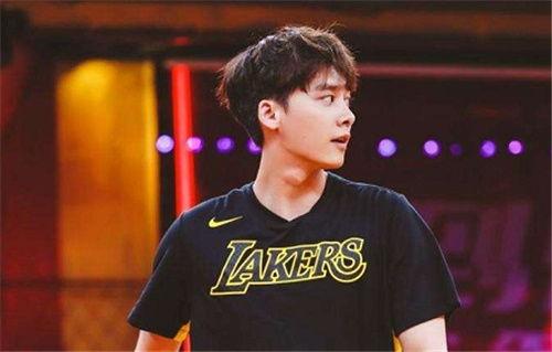 知乎爆料李易峰视频合集,揭秘明星幕后生活瞬间